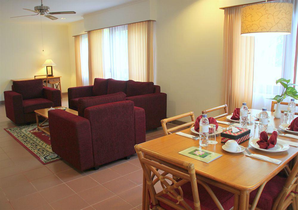 ปลากู ฮอลิเดย์ โฮเต็ล Hotel นูซาดูอา ภายนอก รูปภาพ